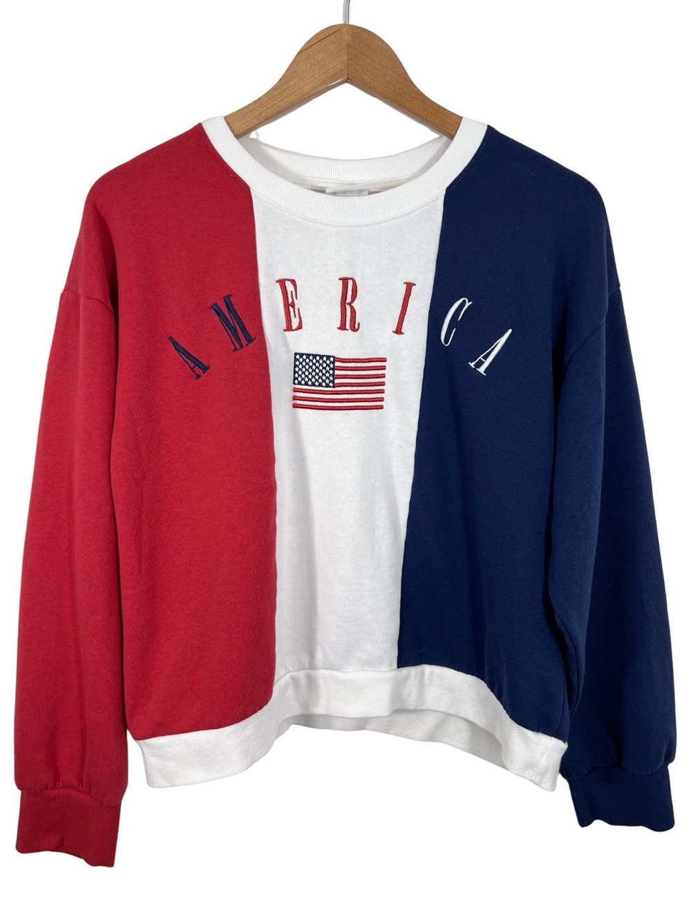 USA America Patriotic Colorblock Sweatshirt Woman’s Large Red White Blue